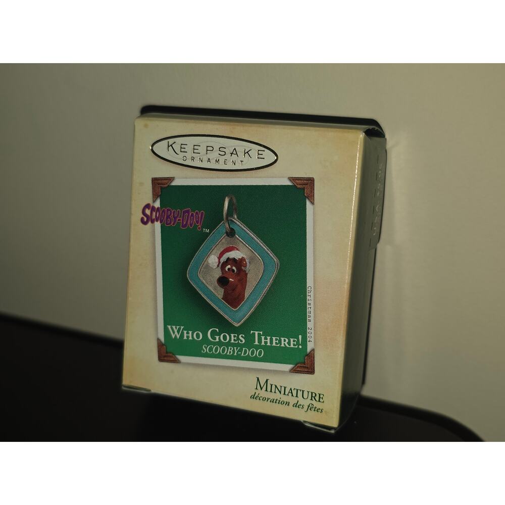 Hallmark Keepsake 2004 Scooby-Doo Who Goes There!‎ Miniature Pewter Ornament